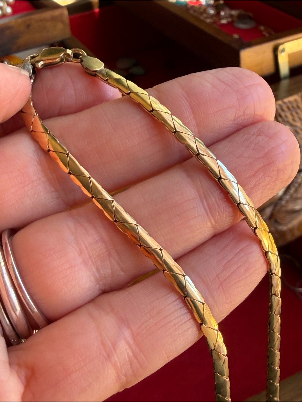 Vintage 14k Gold filled (14K GF) Flat Cobra / Diamond-pattern Link Necklace